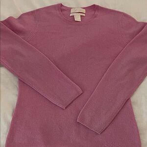 Women’s 100% cashmere crewneck in pink . Size small